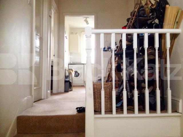 			LET, 1 Bedroom, 1 bath, 1 reception Apartment			 Bromfelde Road, Clapham North